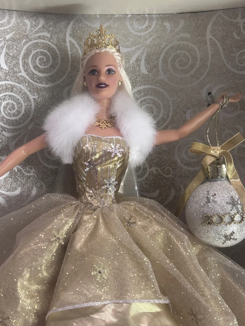 Mattel Gold Sparkle Holiday Barbie Doll 2000